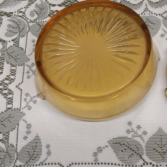 vintage jeanette candy dish amber glass with etched grape vine on lid. - Picture 4 of 9